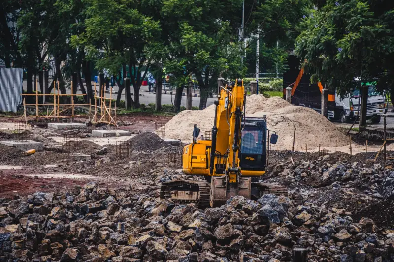 昆山工程机械市场2025年趋势:挖掘机设备采购需关注的三个新变化正文配图 1